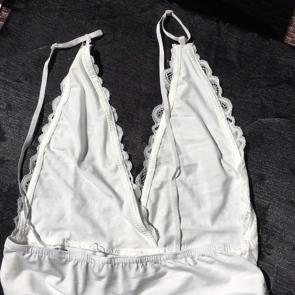 New! Sexy White Lace Bodysuit - Picture 5 of 7